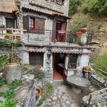 Characteristic House Aquasanta *